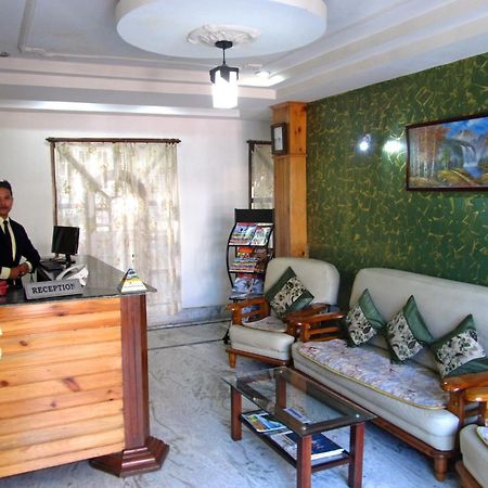 Hotel Alpine Crest 甘托克 外观 照片
