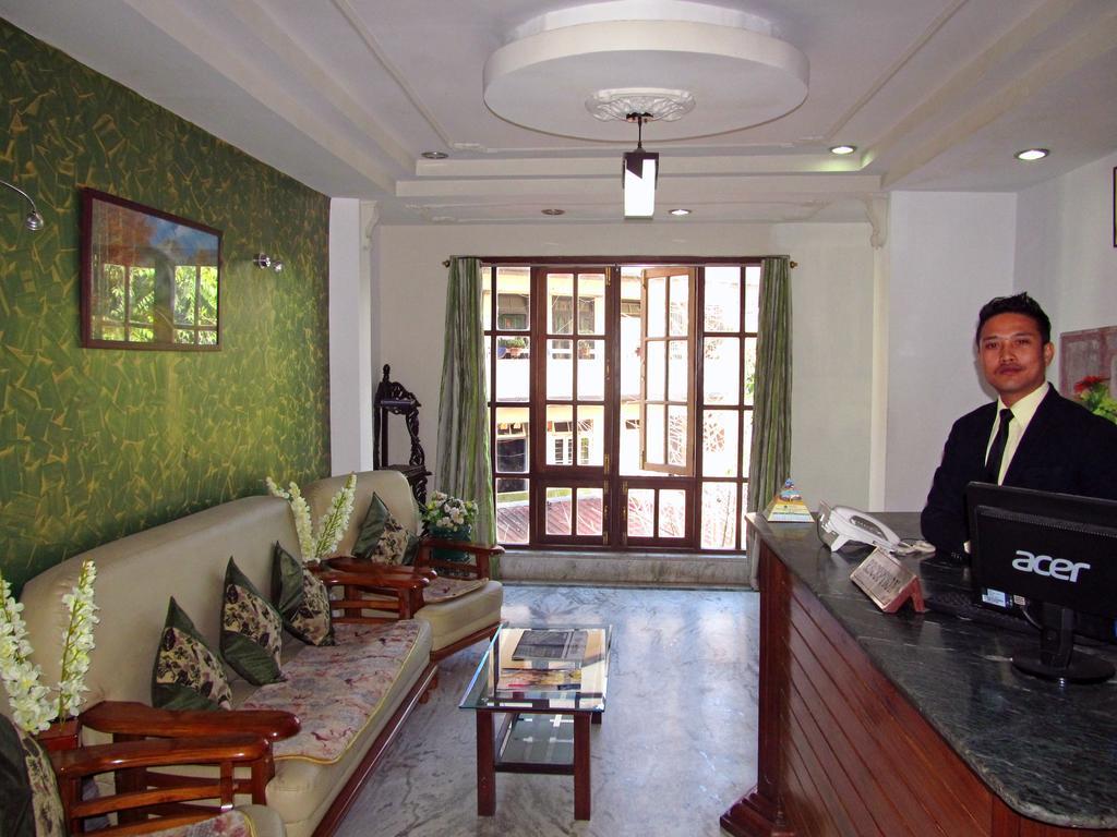 Hotel Alpine Crest 甘托克 外观 照片